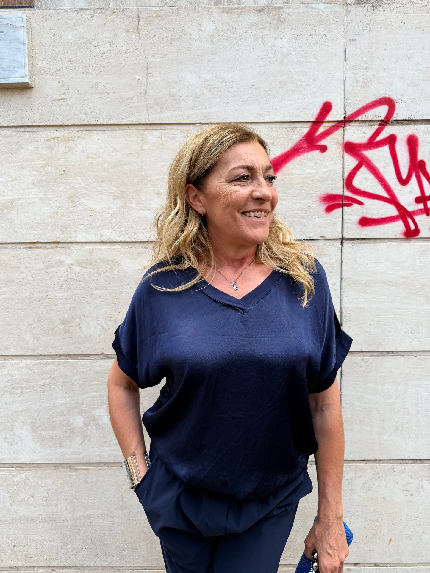 SALDI|Blusa a V in raso di viscosa