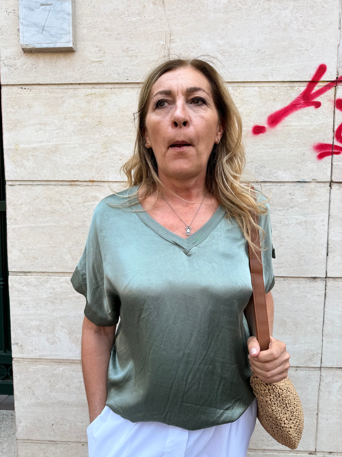 SALDI|Blusa a V in raso di viscosa