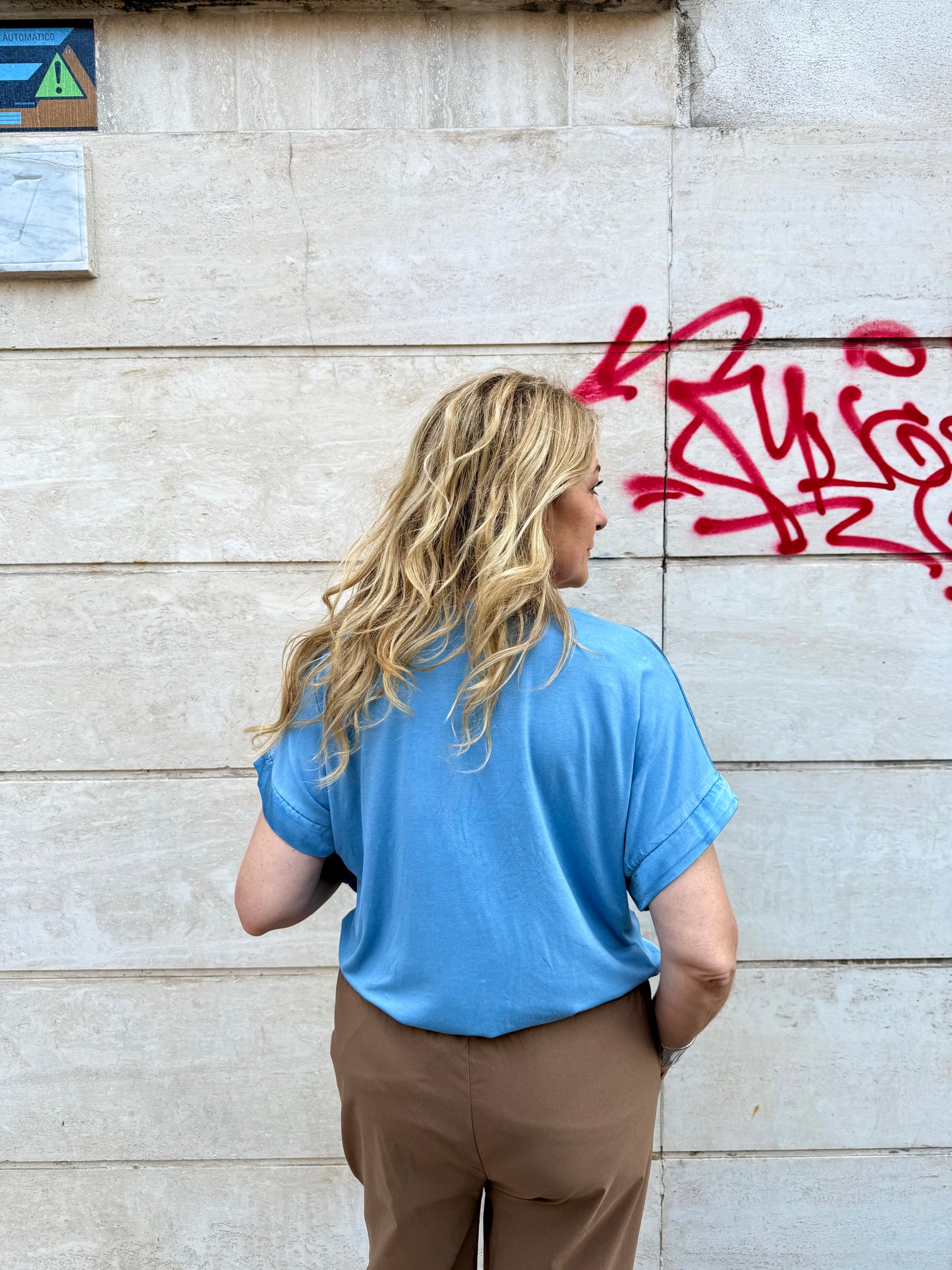 SALDI|Blusa a V in raso di viscosa