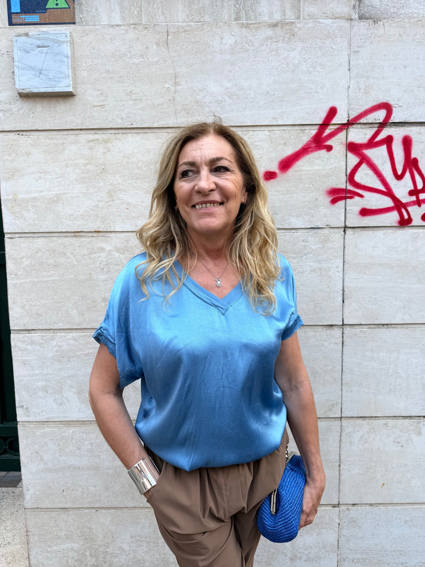 SALDI|Blusa a V in raso di viscosa
