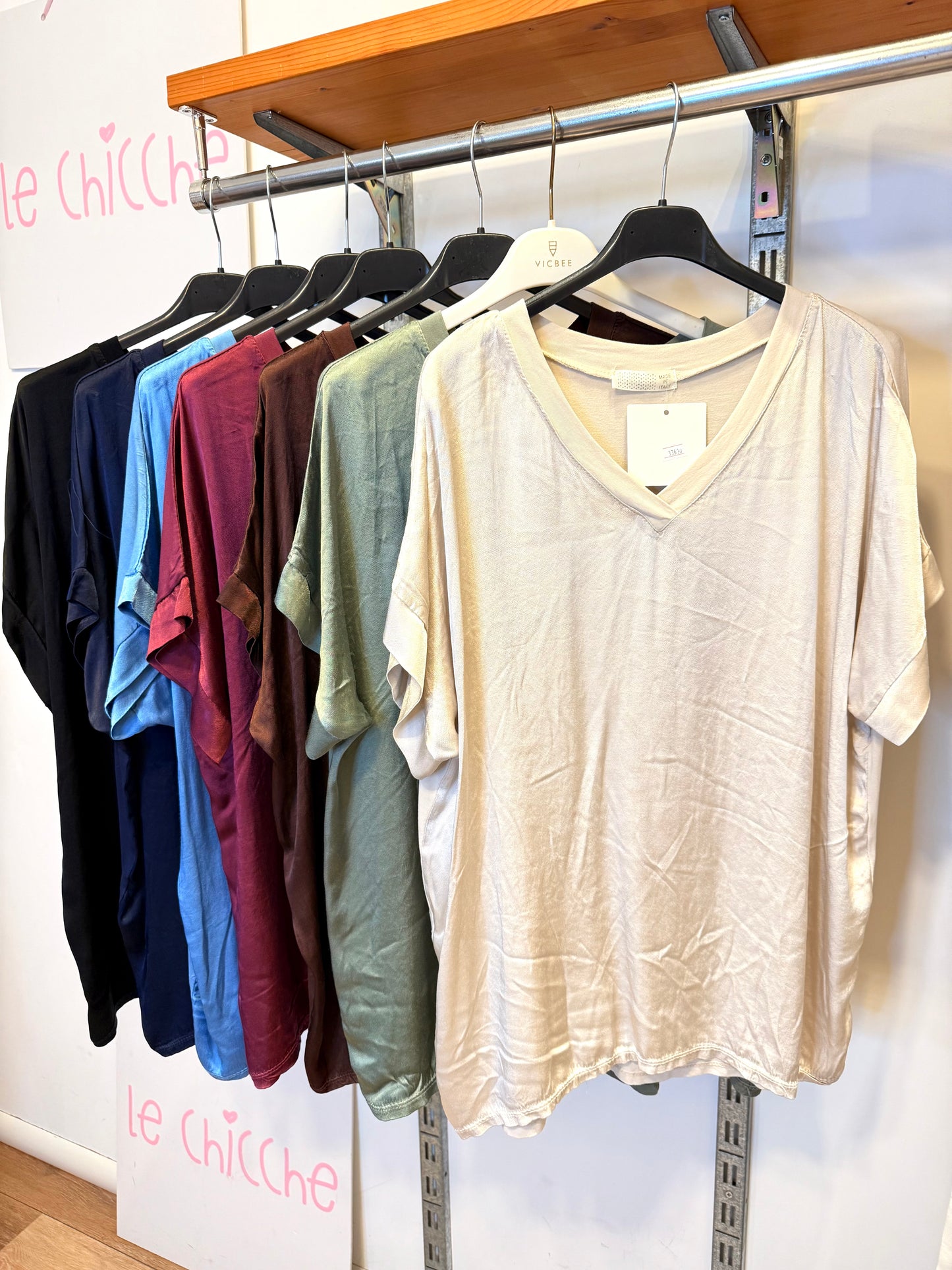SALDI|Blusa a V in raso di viscosa