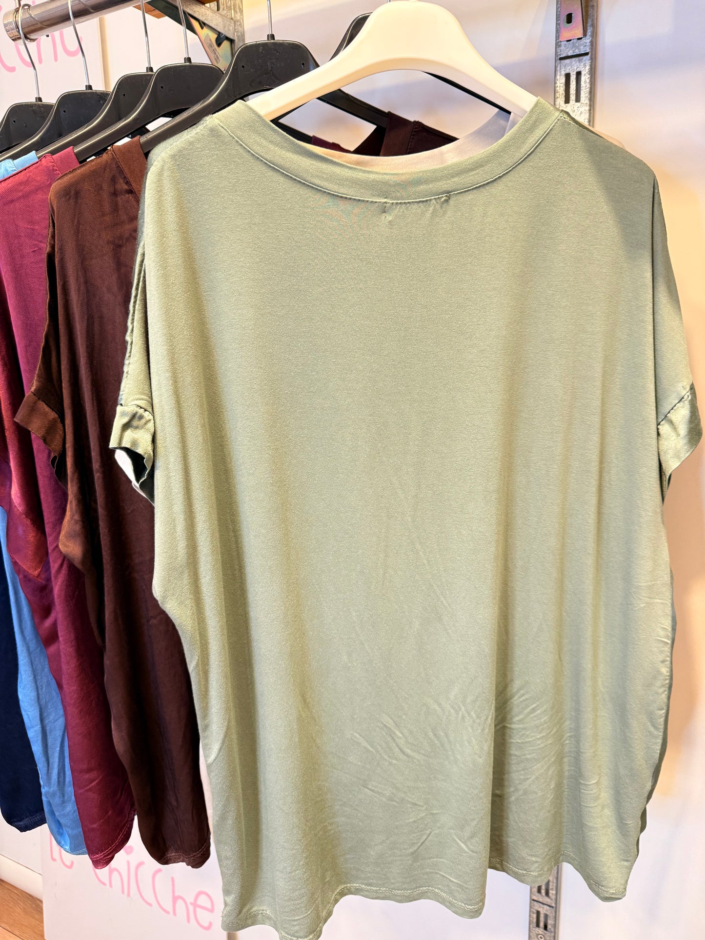 SALDI|Blusa a V in raso di viscosa