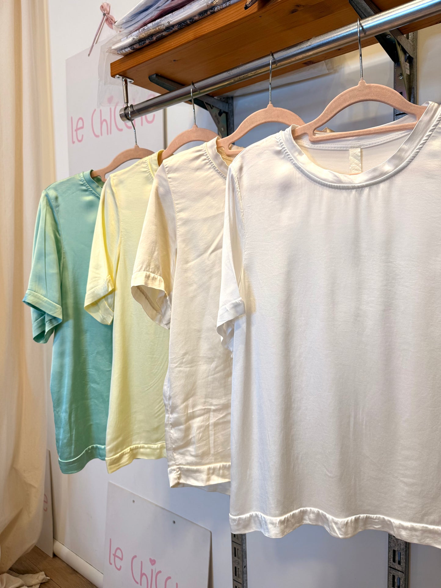 T-shirt in raso di viscosa
