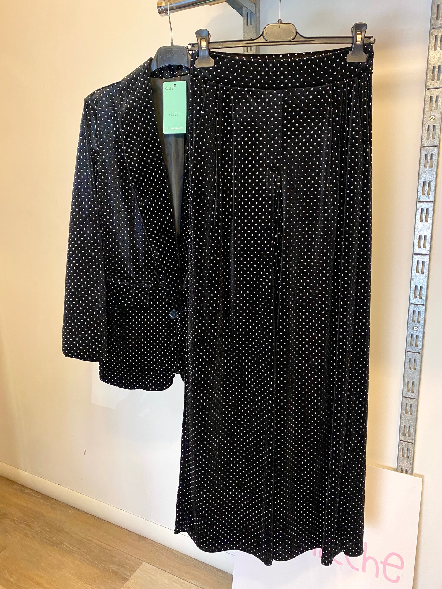 Pantalone palazzo borchiette
