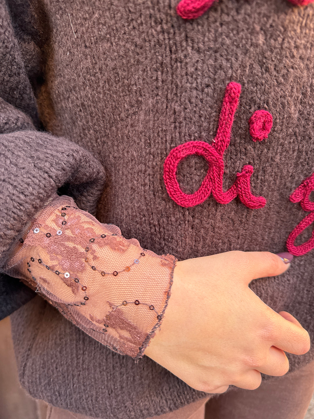 Top pizzo e paillettes marrone