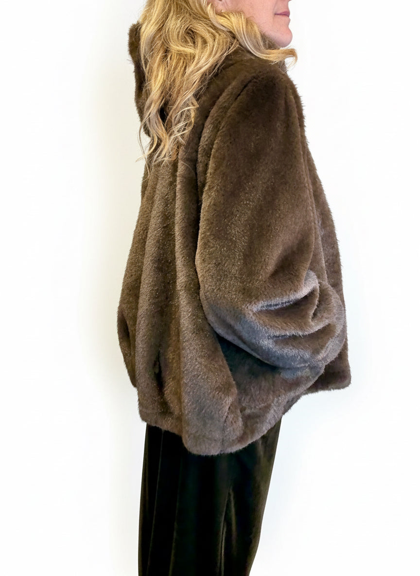 Eco Fur con cappuccio