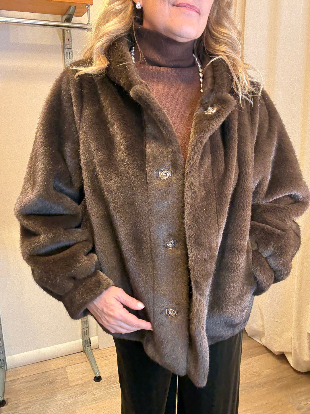 Eco Fur con cappuccio