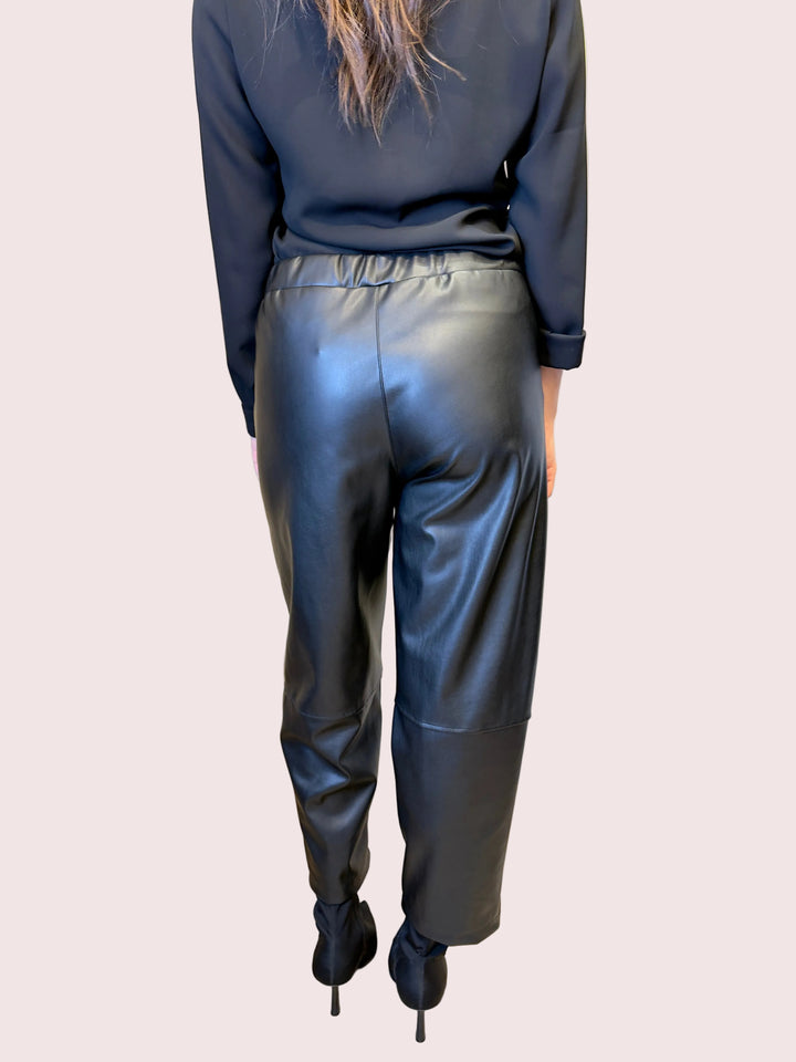 Pantaloni ecopelle carrot cod 2534801250