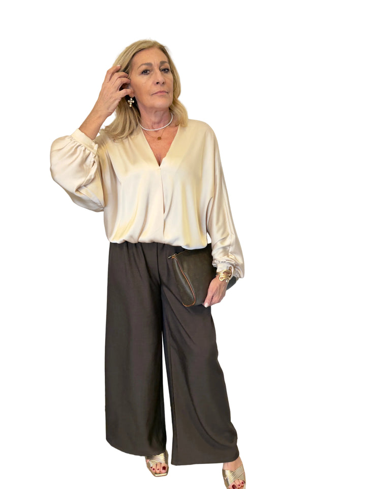 Blusa over in raso a V