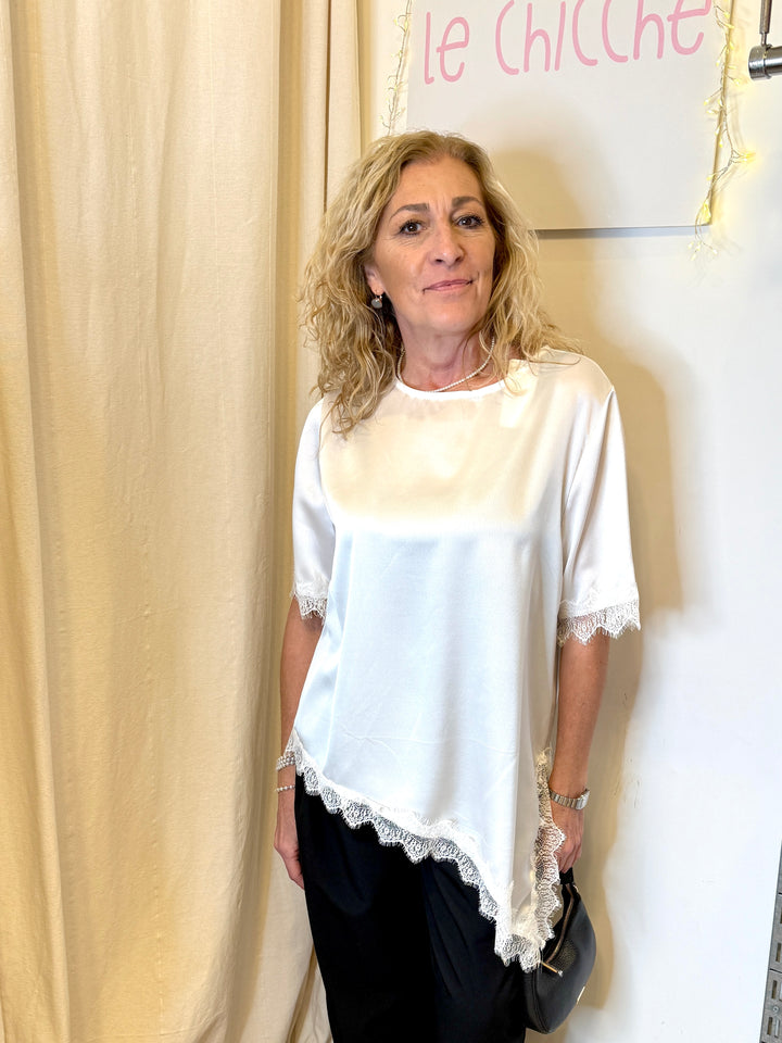 T-shirt over pizzo in raso