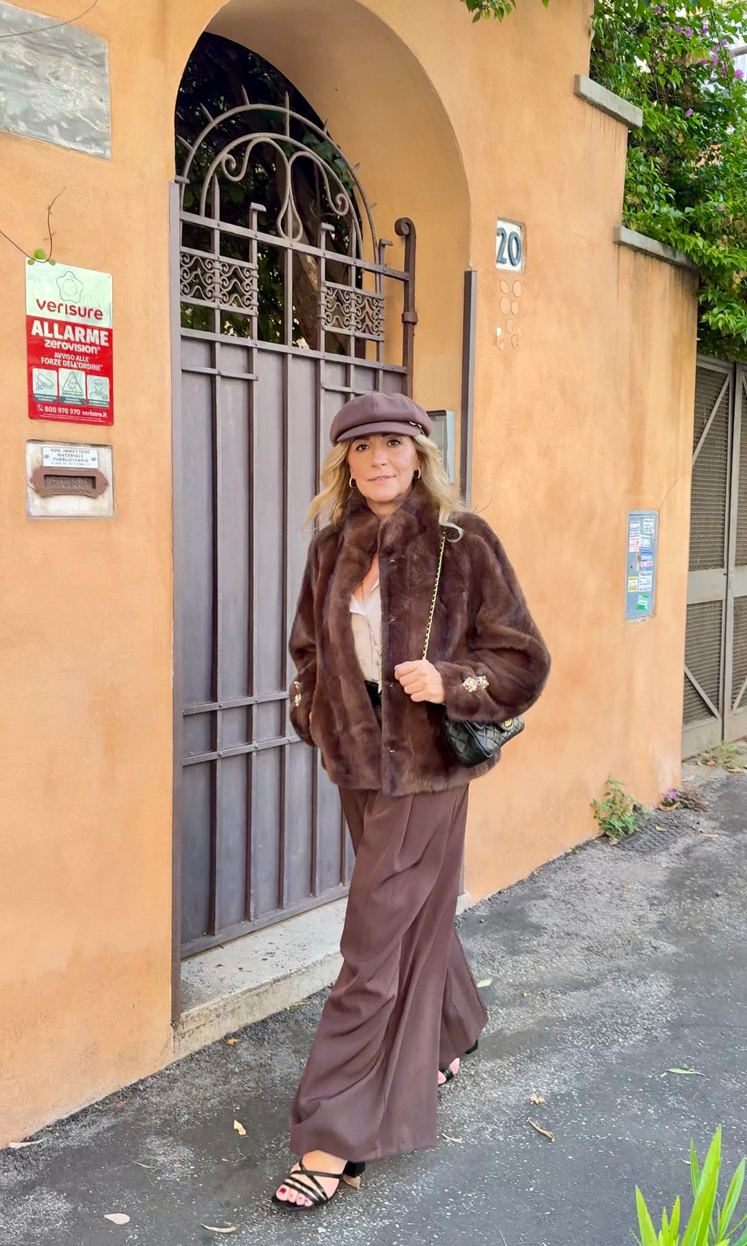 Pelliccia bottoni gioiello