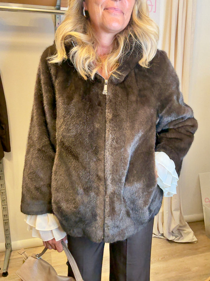 Eco Fur con cappuccio