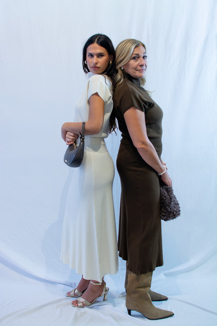 Completo in maglia maniche corte  con gonna 5341