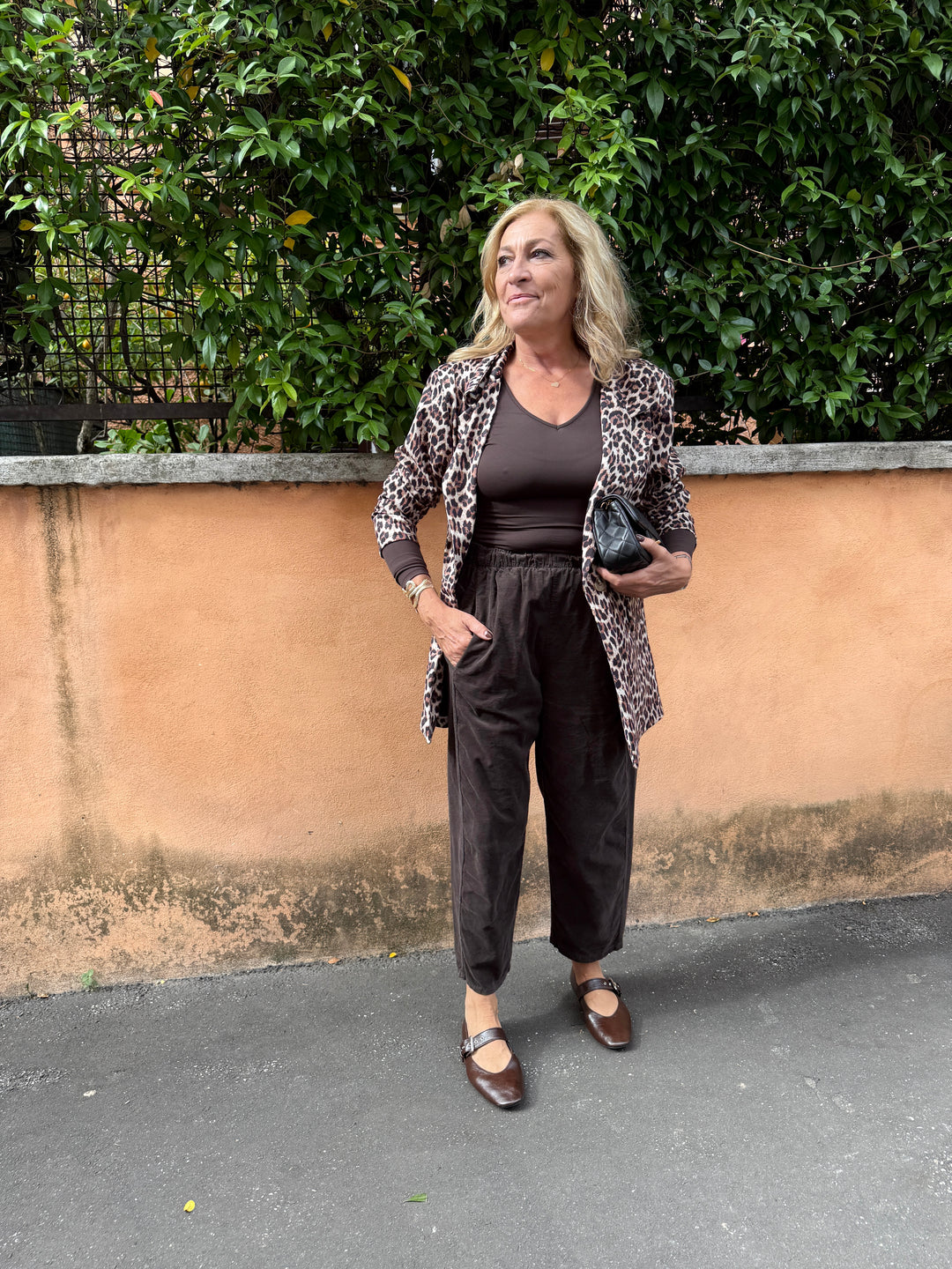 Blusa a V spallina imbottita