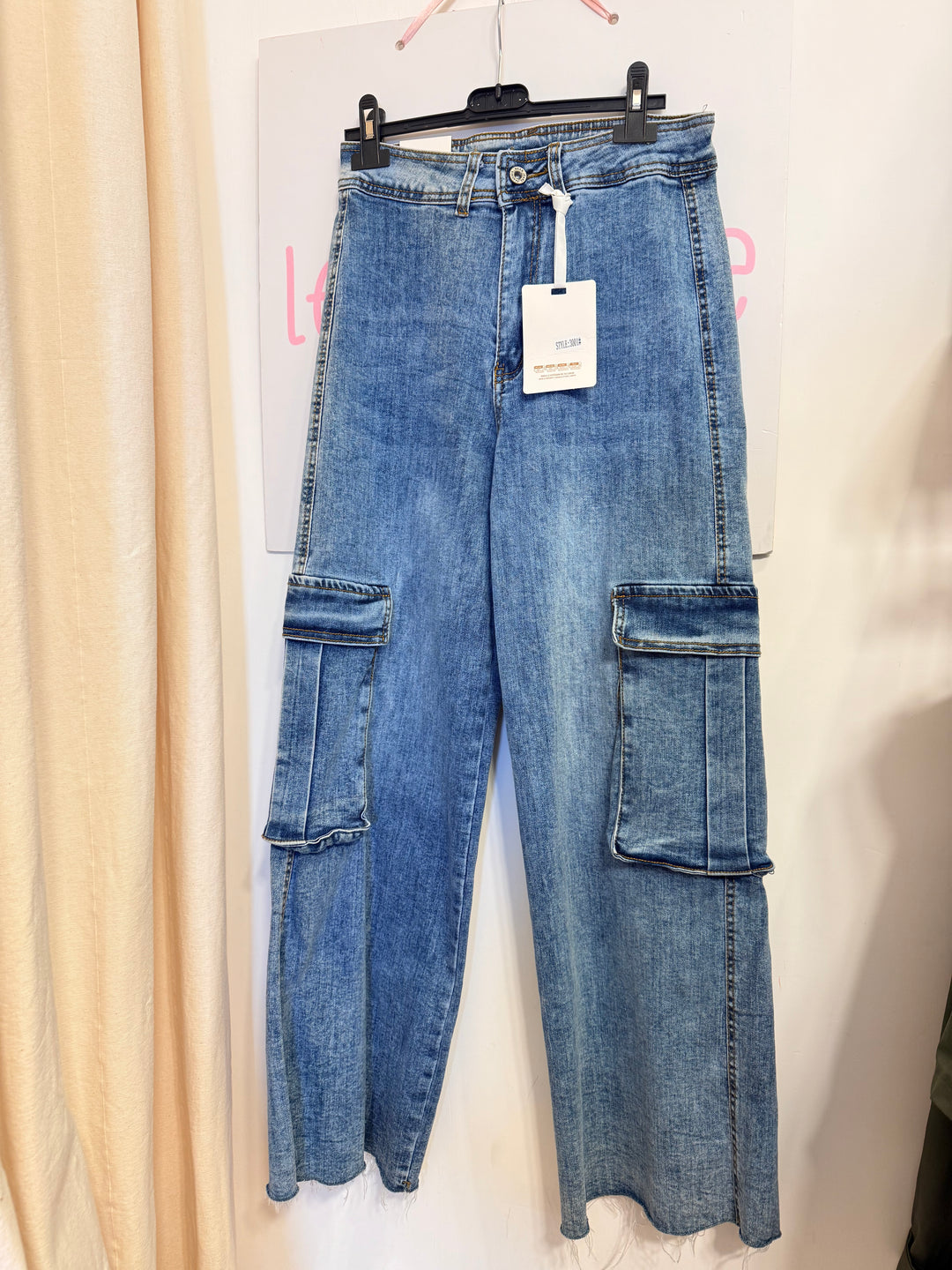 Jeans cargo in promo