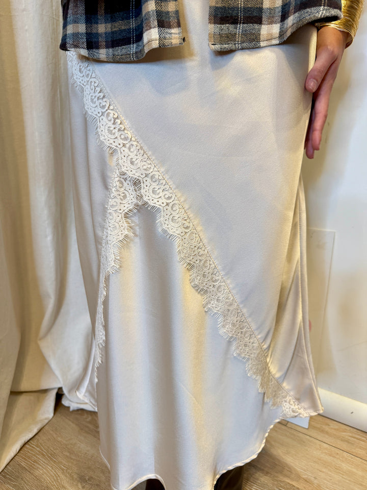 Gonna Midi in raso con pizzo applicato