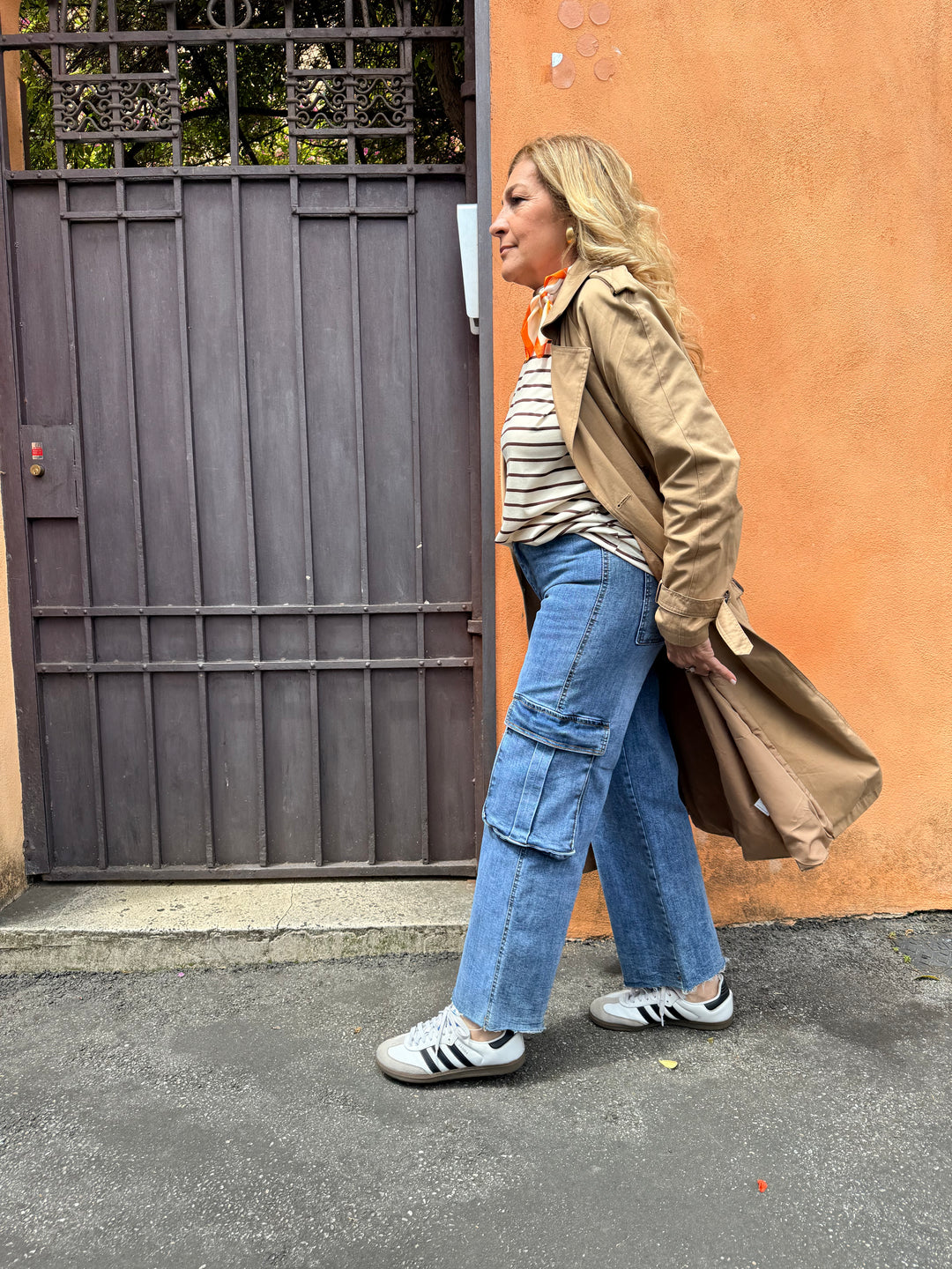 Jeans cargo in promo