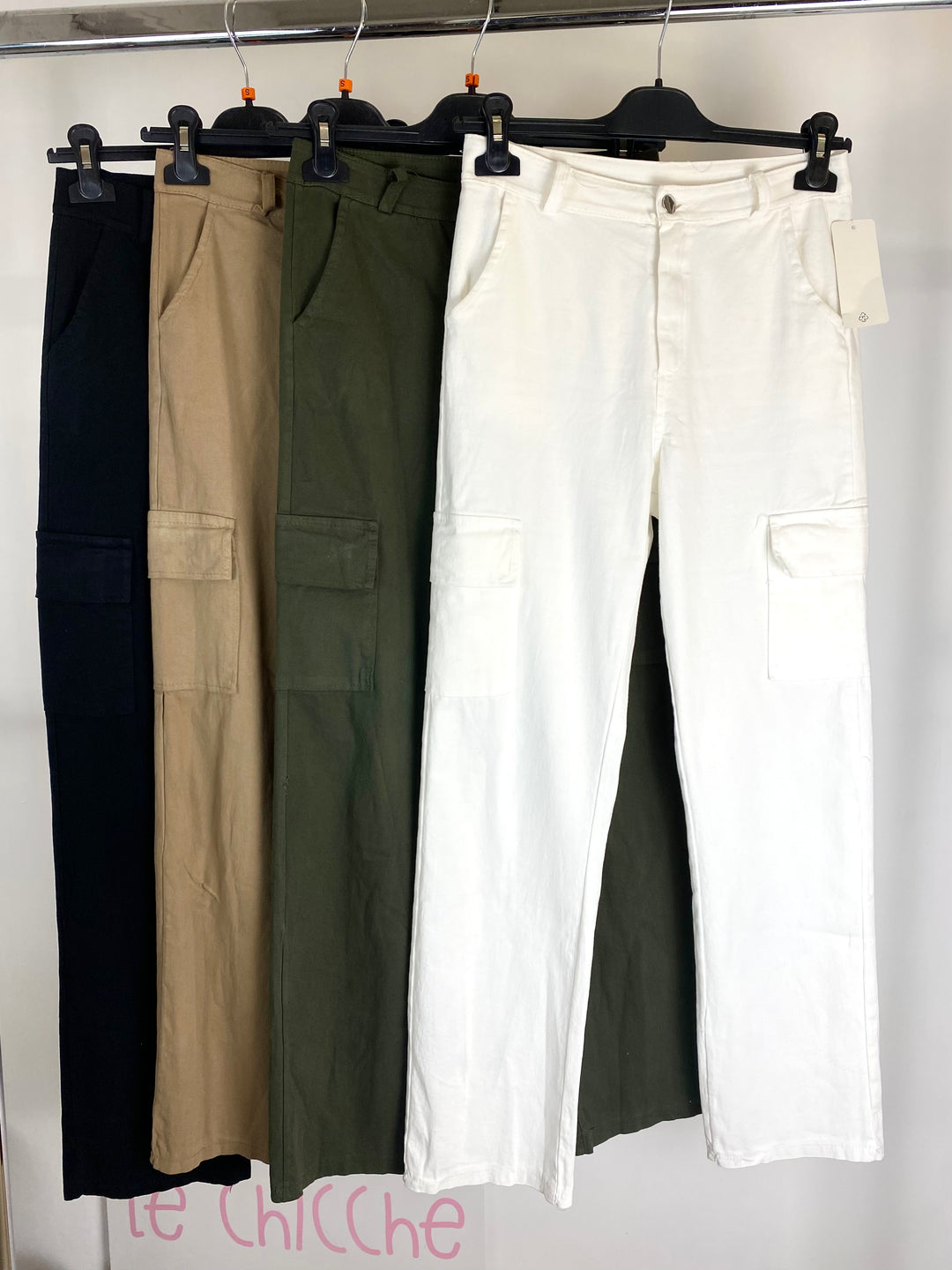 Pantaloni cargo